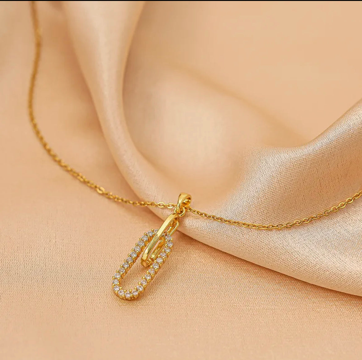 
                  
                    Titanium steel 18k gold plated IG style elegant simple
                  
                