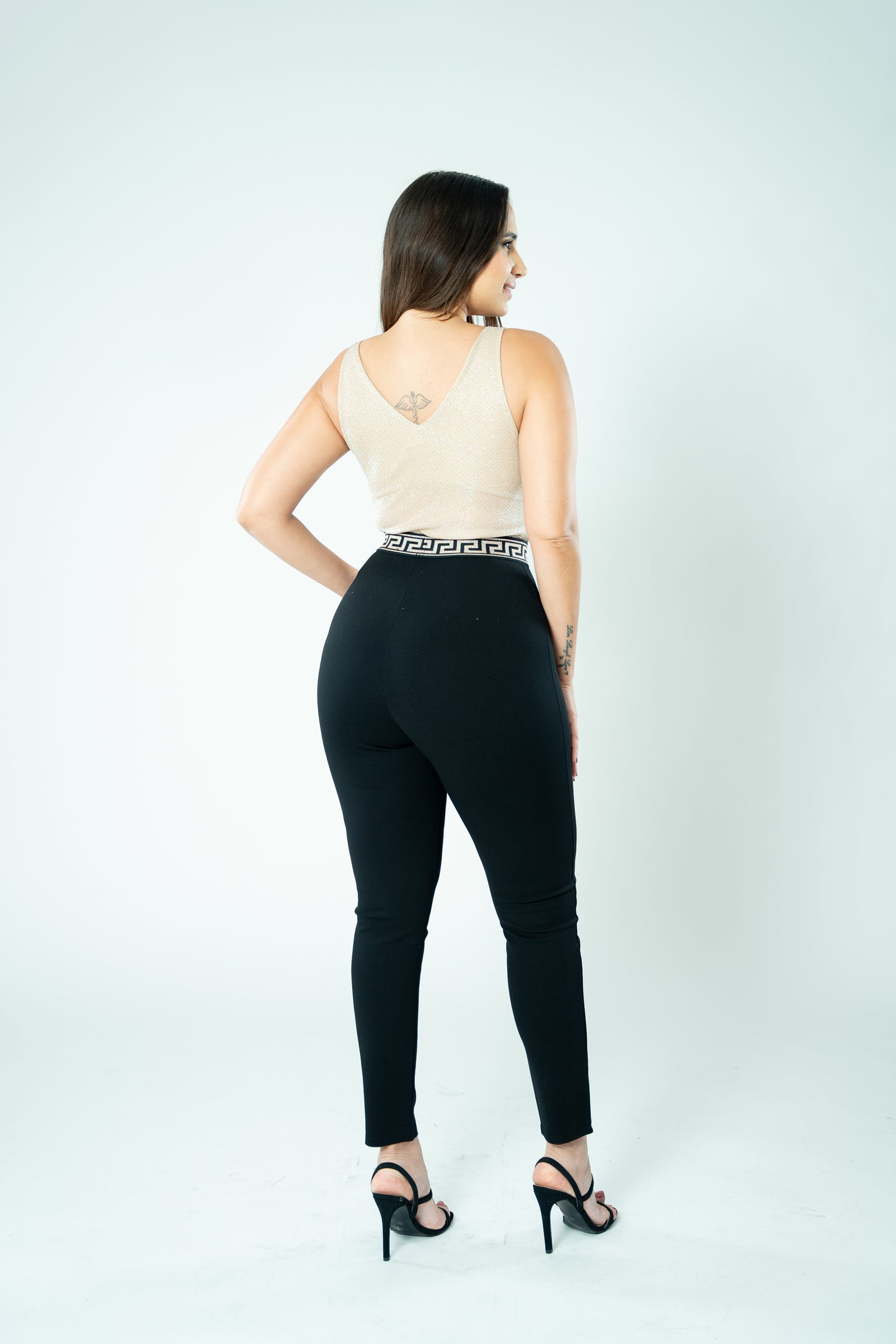 
                  
                    Salma leggings
                  
                