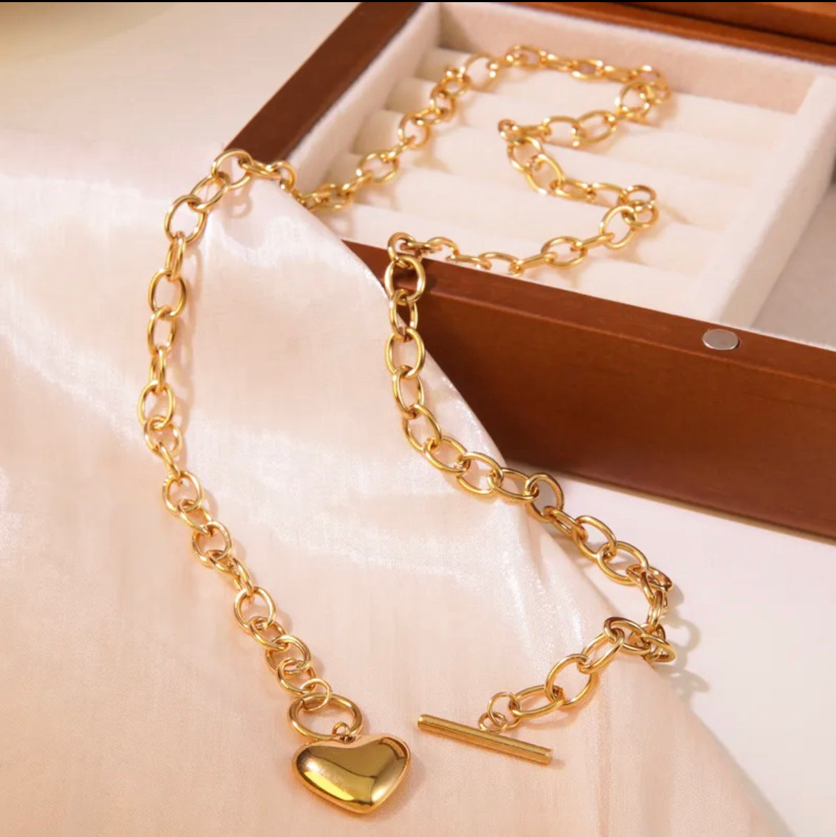 
                  
                    Elegant sexy simple style Heart shape 304 stainless steel 18k gold plated pendant
                  
                